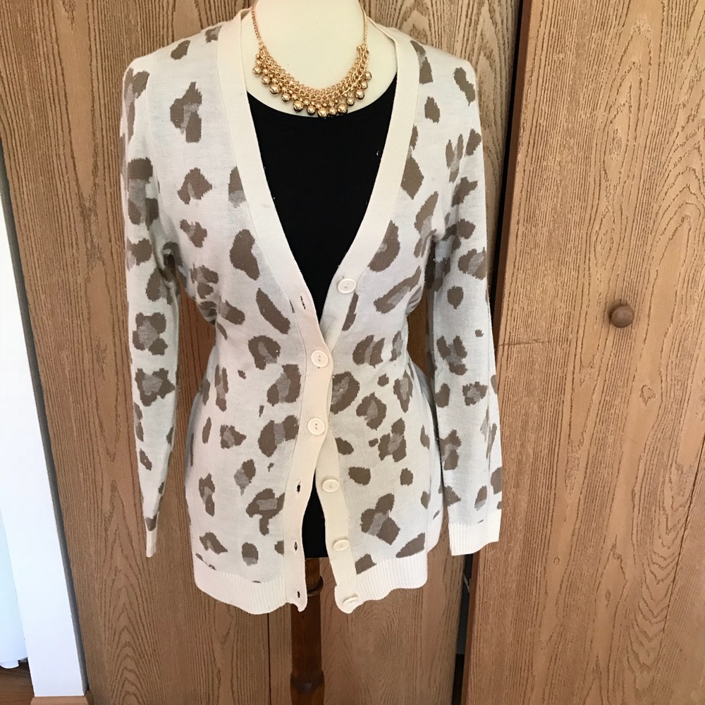 Long sleeve leopard cardigan